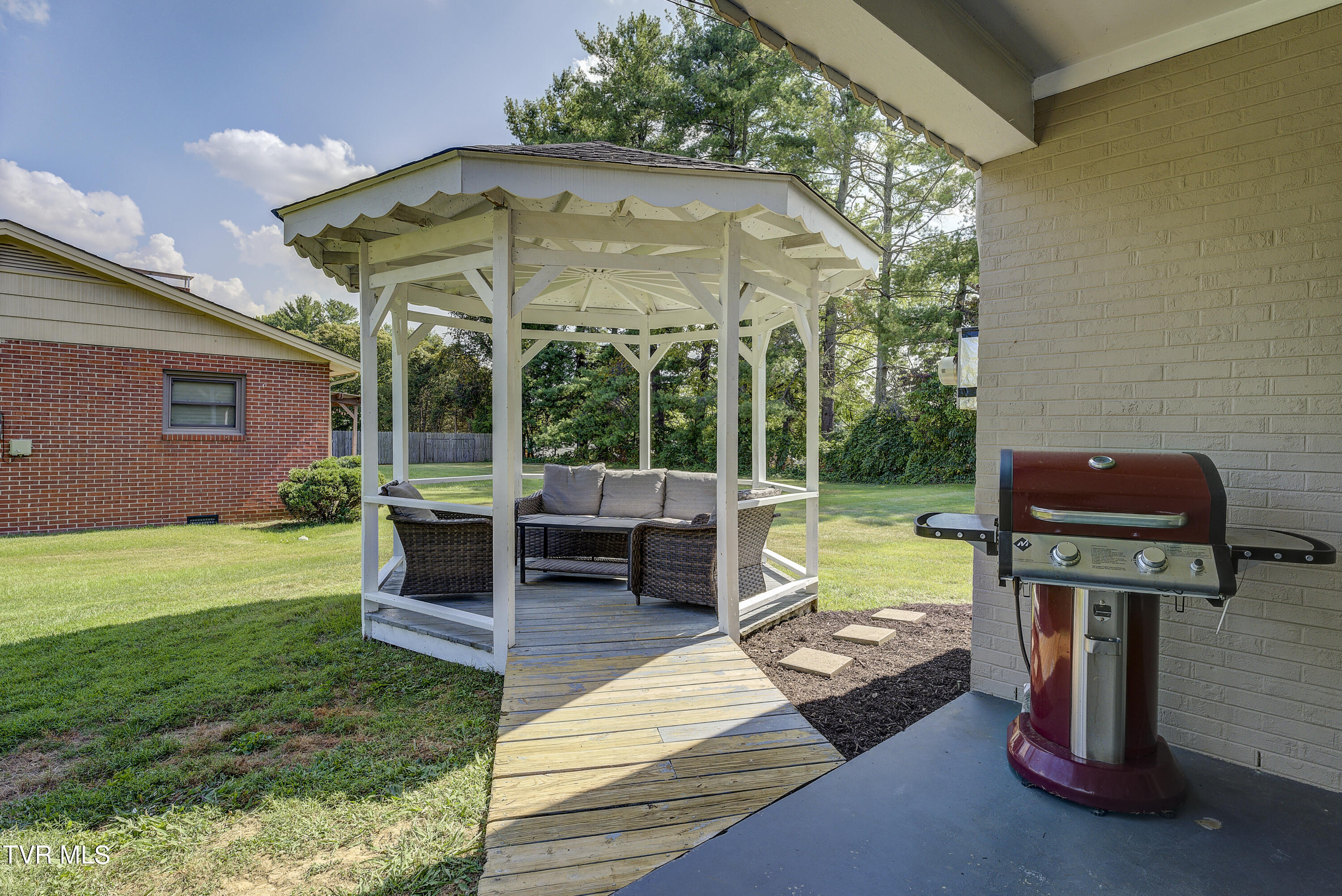 2405 Larkspur Drive, Johnson City, Tennessee image 10