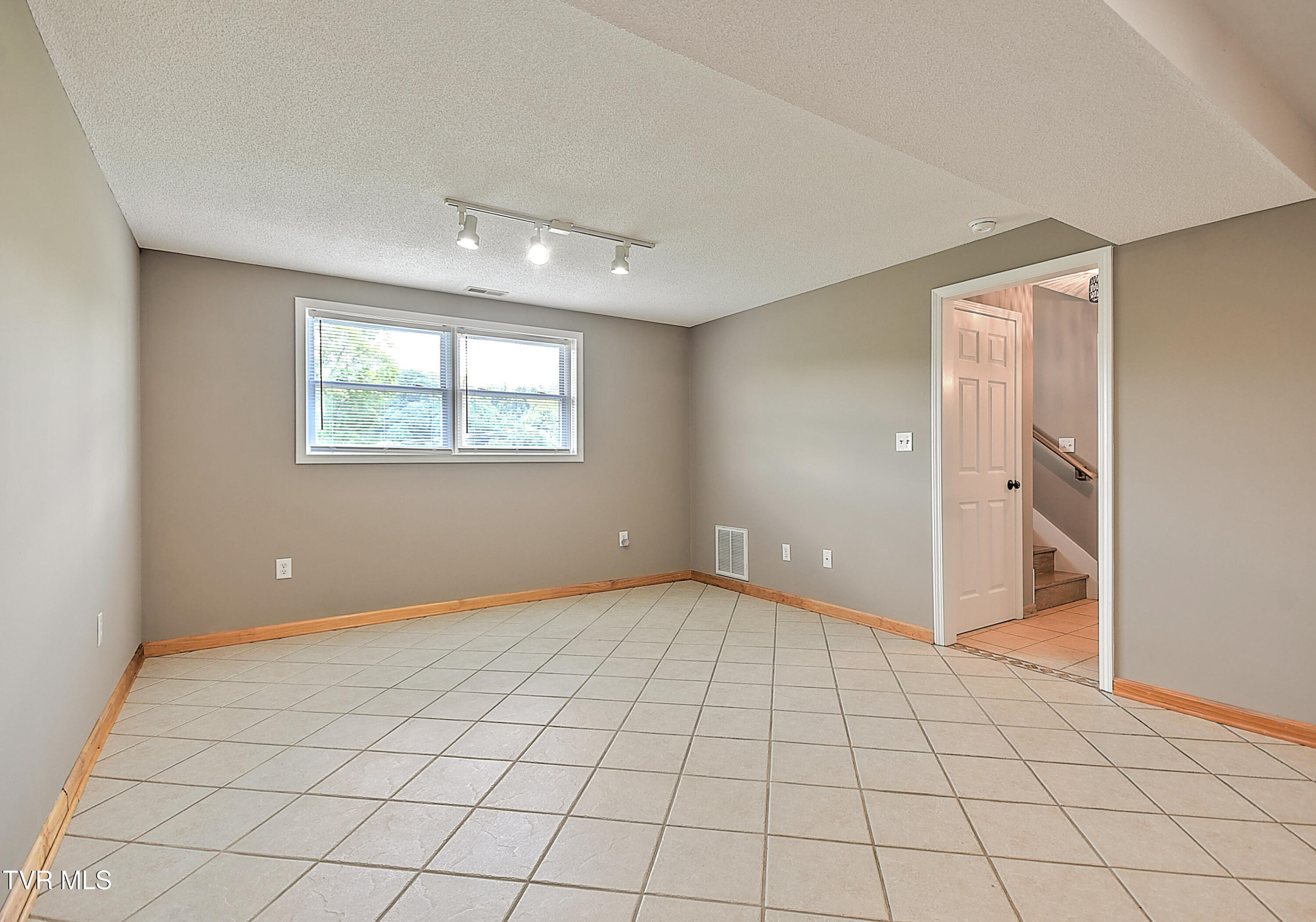14305 Old Jonesboro Road, Bristol, Virginia image 35