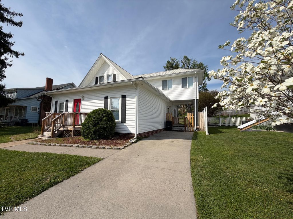 Photo of 142 Wanola Avenue, Kingsport, TN 37660 (MLS # 9993819)