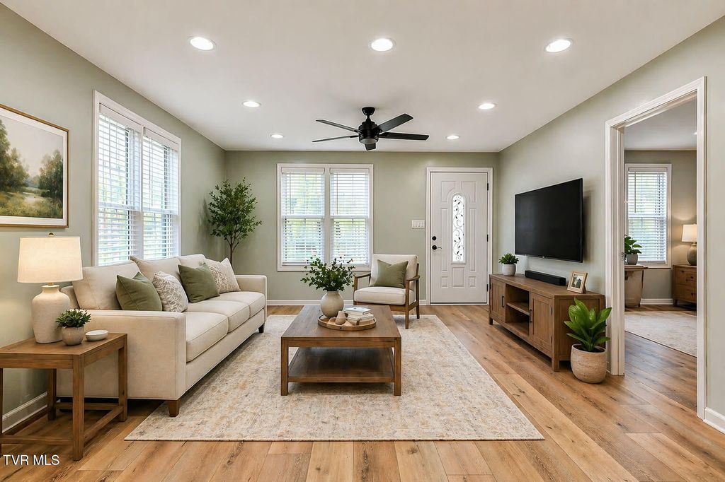Photo of 1315 Anderson Street, Bristol, TN 37620 (MLS # 9994381)