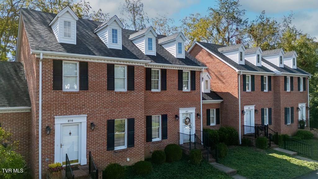 Photo of 817 Wayne Avenue #17, Abingdon, VA 24210 (MLS # 9988433)