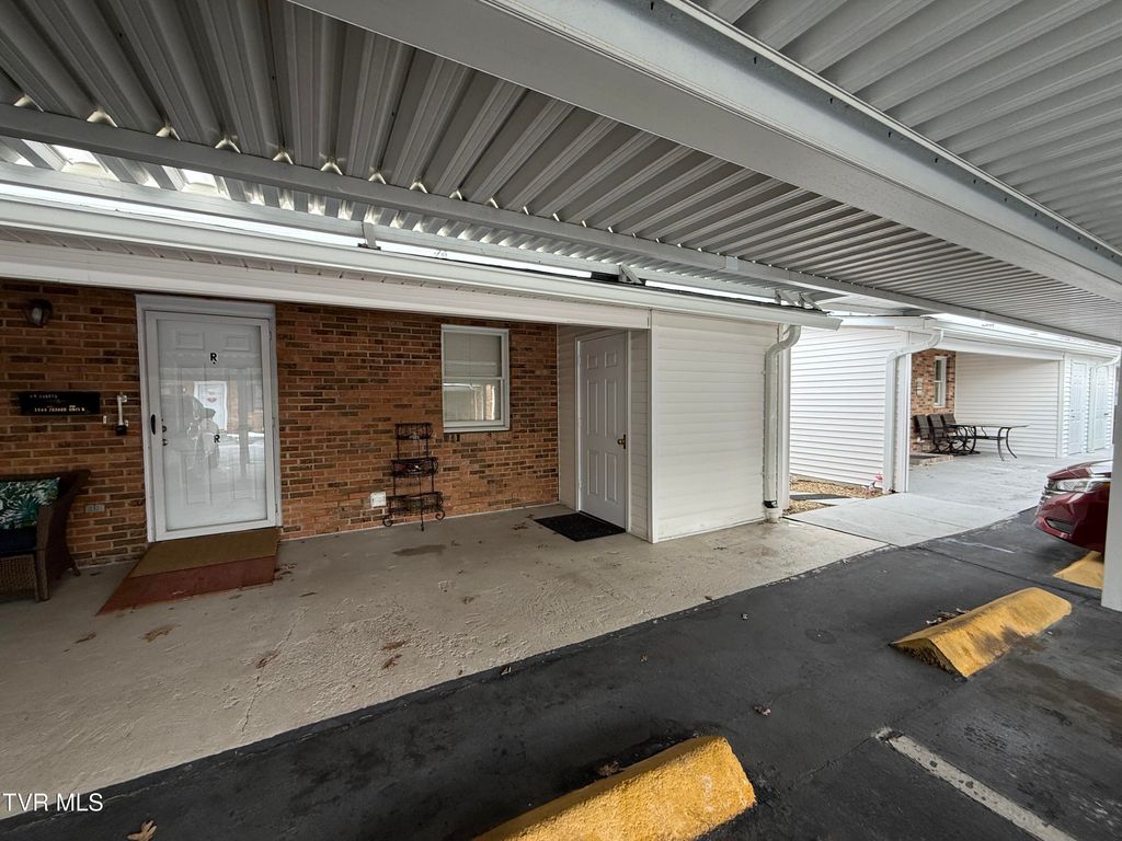 Photo of 1544 Jessee Street #R, Kingsport, TN 37664 (MLS # 9991613)