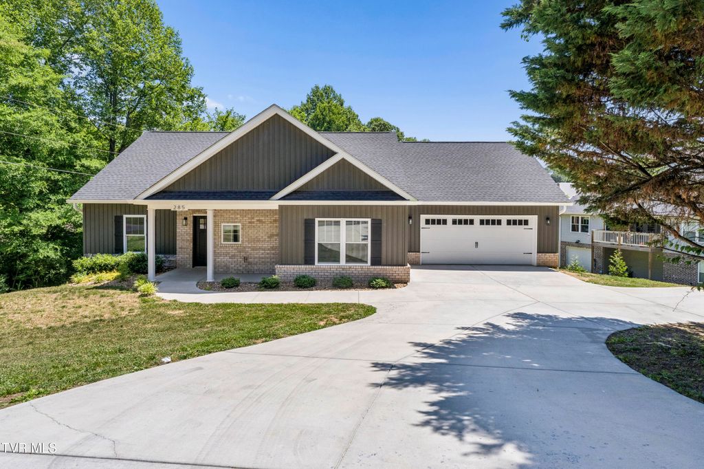 Photo of 285 Warrior Drive, Kingsport, TN 37663 (MLS # 9995830)