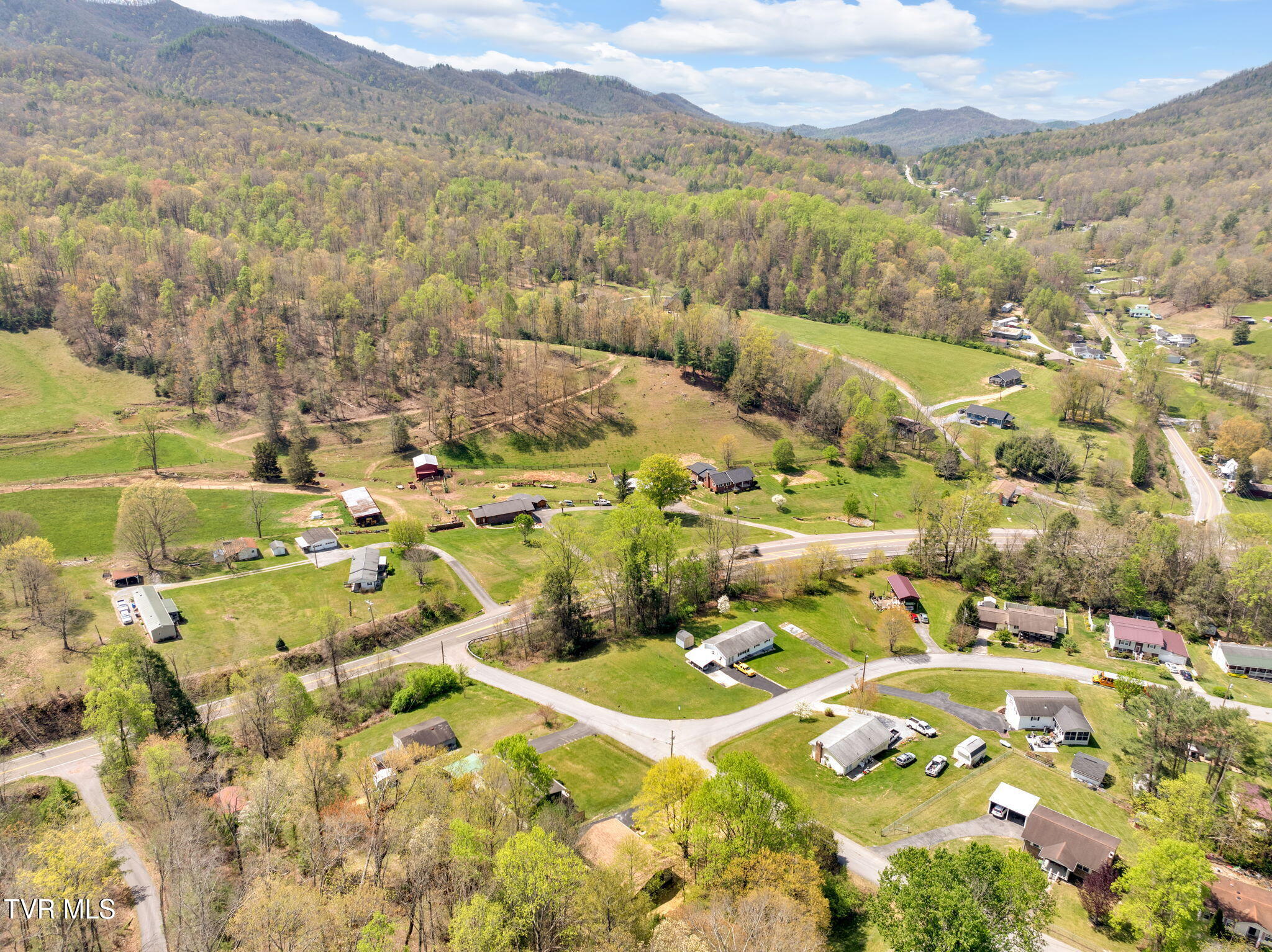 110 Patrick Henry Lane, Elizabethton, Tennessee image 29
