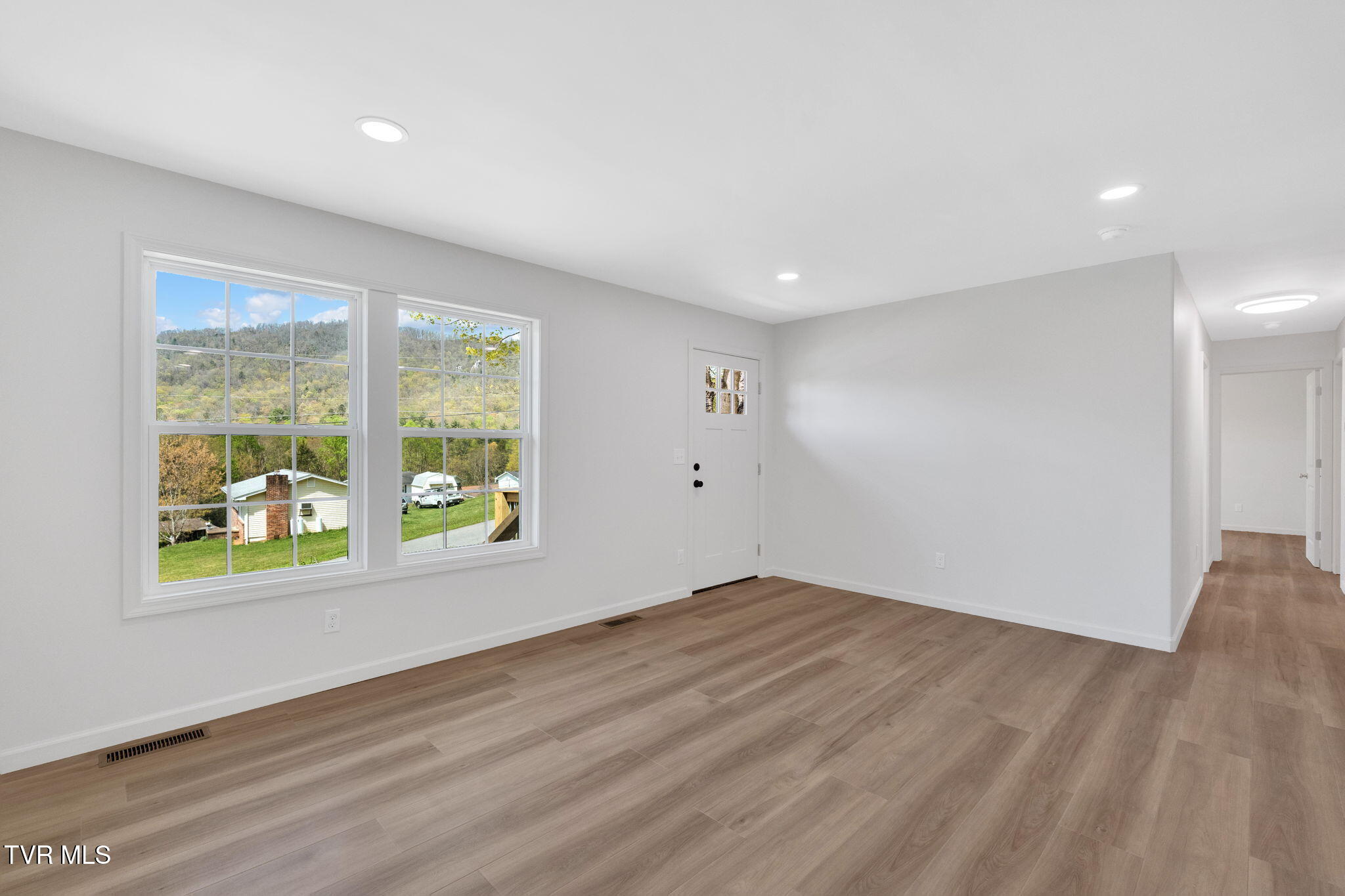 110 Patrick Henry Lane, Elizabethton, Tennessee image 13