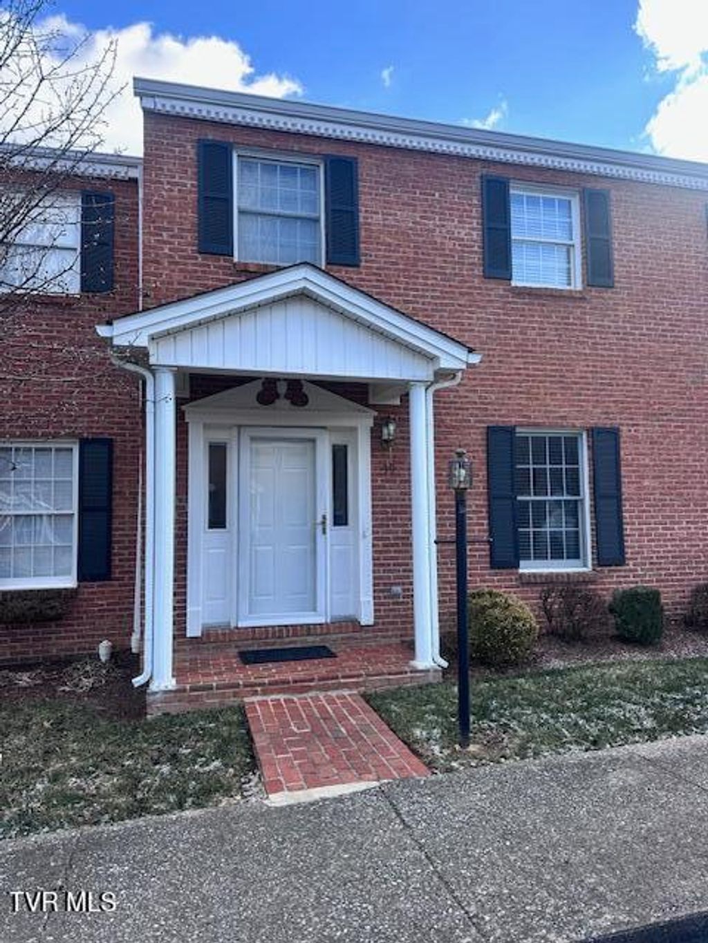 Photo of 2734 East Oakland Avenue Ave #D39, Johnson City, TN 37601 (MLS # 9989622)