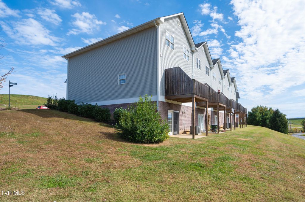 Photo of 200 Deck Lane #1105, Blountville, TN 37617 (MLS # 9987758)
