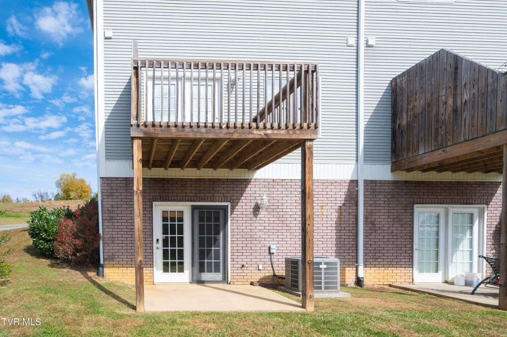 Photo of 200 Deck Lane #1105, Blountville, TN 37617 (MLS # 9987758)