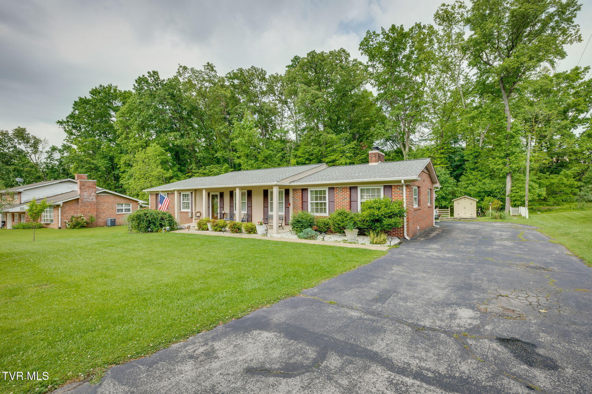 908 Spring Valley Drive, Kingsport, Tennessee image 4