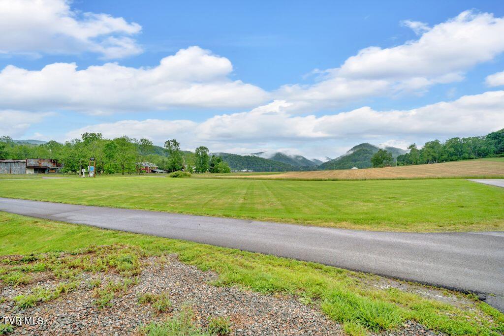 5500 Roan Creek Road, Mountain City, Tennessee image 49