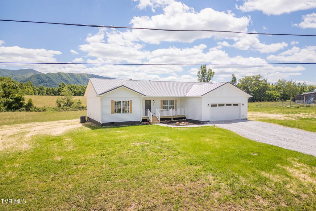 Photo of 320 Deerwood Road, Greeneville, TN 37743 (MLS # 9995424)