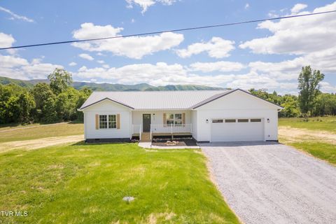 Photo of 320 Deerwood Road, Greeneville, TN 37743 (MLS # 9995424)