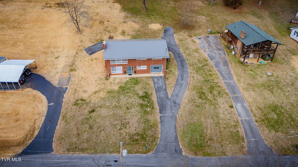 Photo of 1423 Lakeside Lane, Kingsport, TN 37663 (MLS # 9989966)