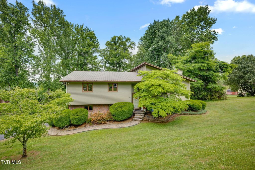 Photo of 198 Highland Road, Jonesborough, TN 37659 (MLS # 9995780)