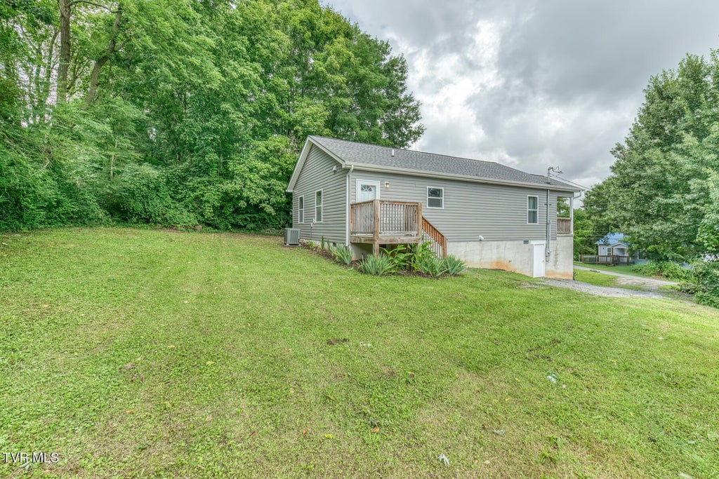 Photo of 1701 Carter Avenue, Johnson City, TN 37604 (MLS # 9999491)