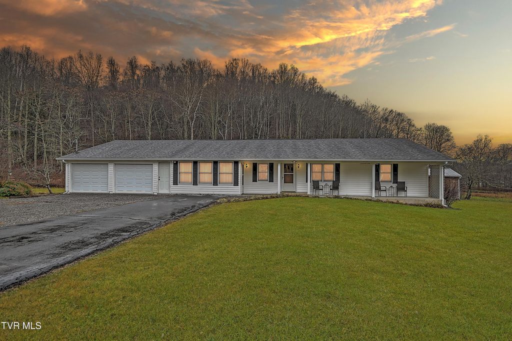 Photo of 146 Estep Hollow Road, Elizabethton, TN 37643 (MLS # 9989142)