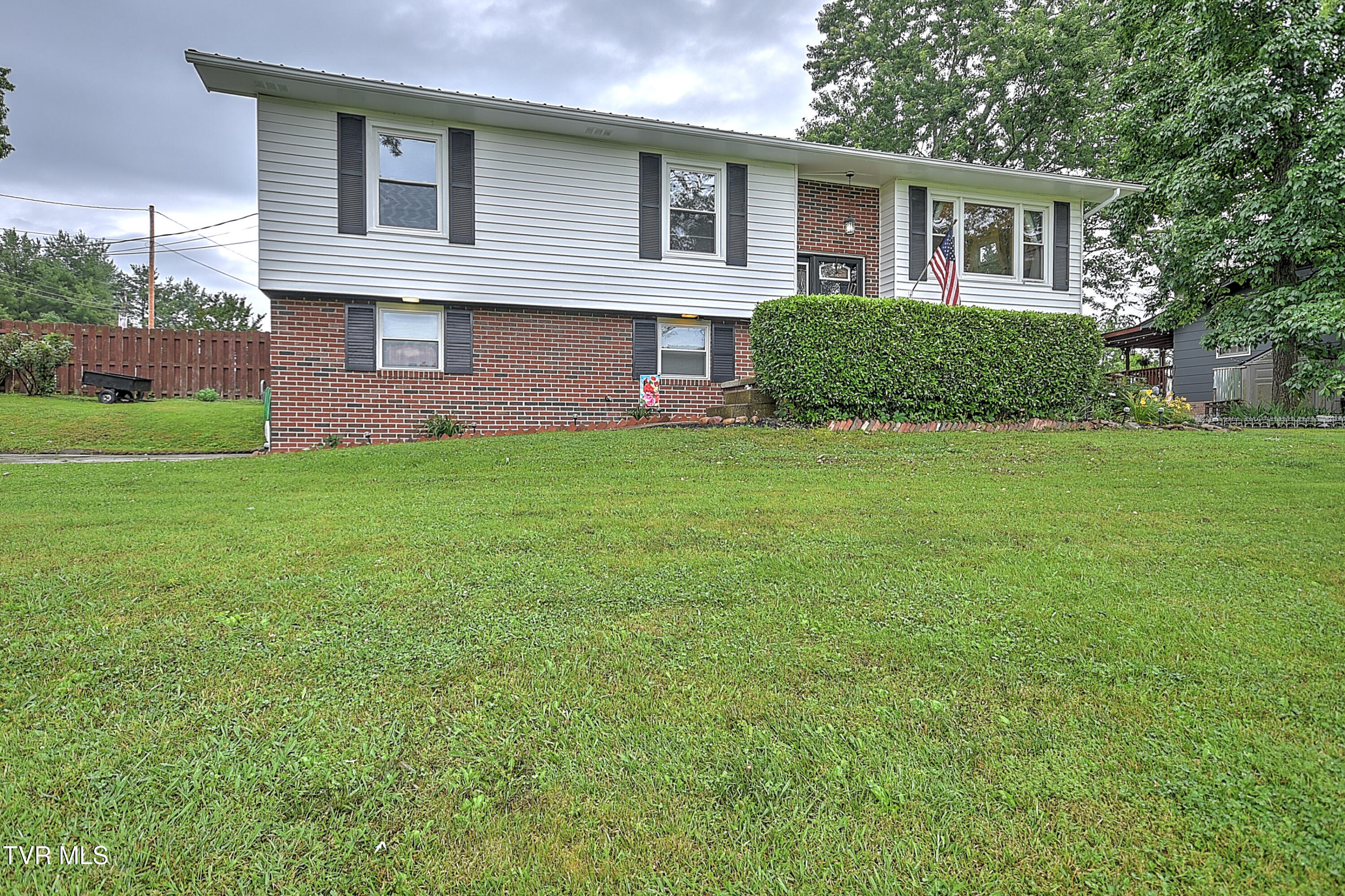 118 Greenmeadow Lane, Jonesborough, Tennessee image 1