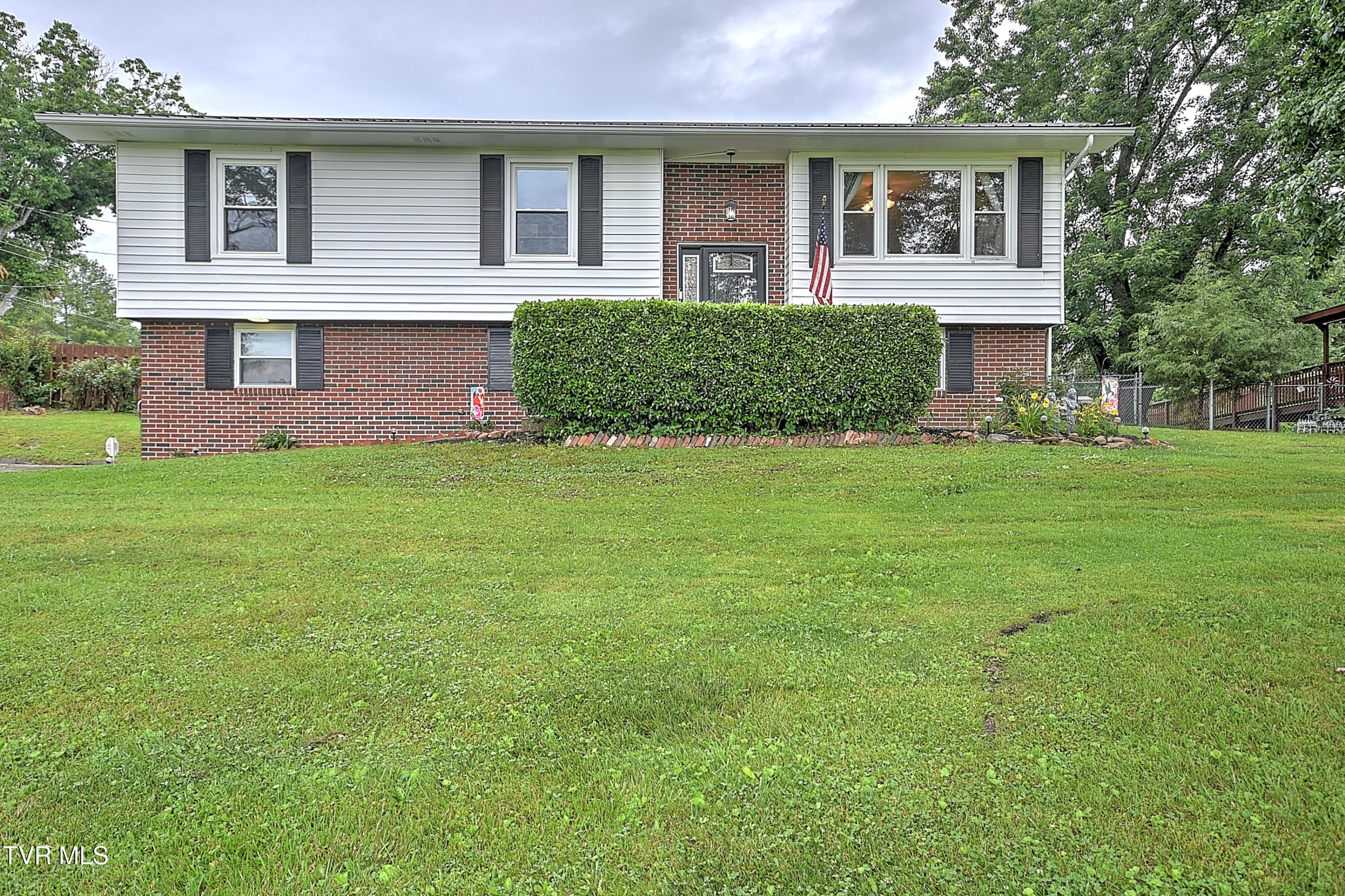 118 Greenmeadow Lane, Jonesborough, Tennessee image 2