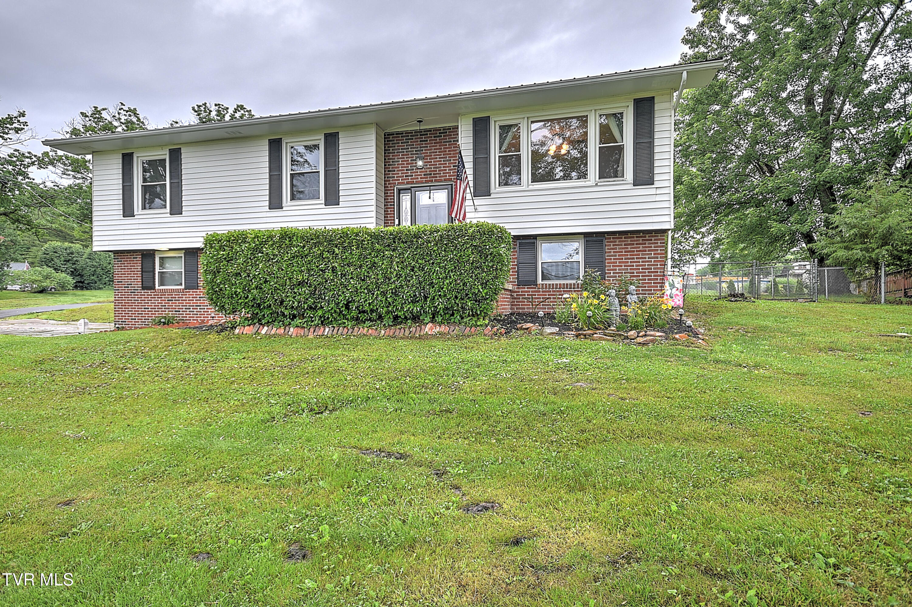 118 Greenmeadow Lane, Jonesborough, Tennessee image 3
