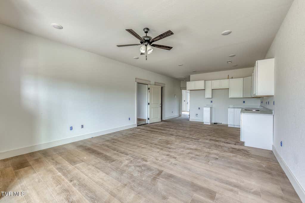 Photo of 6002 Ashlynn Oaks Private Drive, Blountville, TN 37617 (MLS # 9999642)