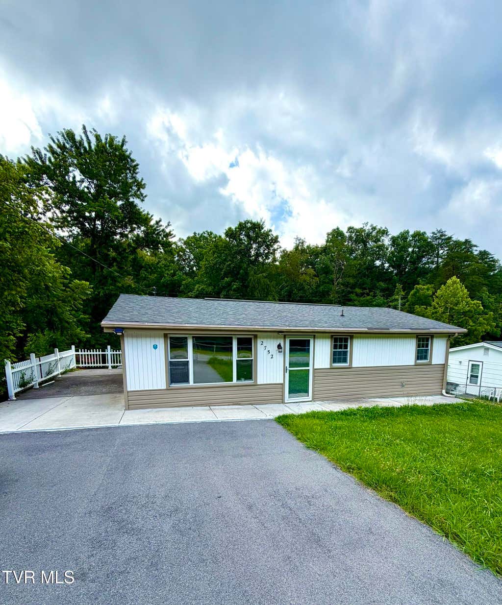 Photo of 2752 Carrollwood Heights Road, Kingsport, TN 37660 (MLS # 9997929)