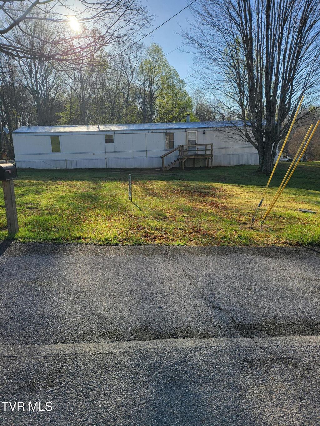 Photo of 176 Hallborough Drive, Jonesborough, TN 37659 (MLS # 9993273)