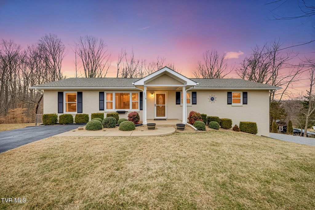 Photo of 3114 Summit Avenue, Johnson City, TN 37604 (MLS # 9990258)