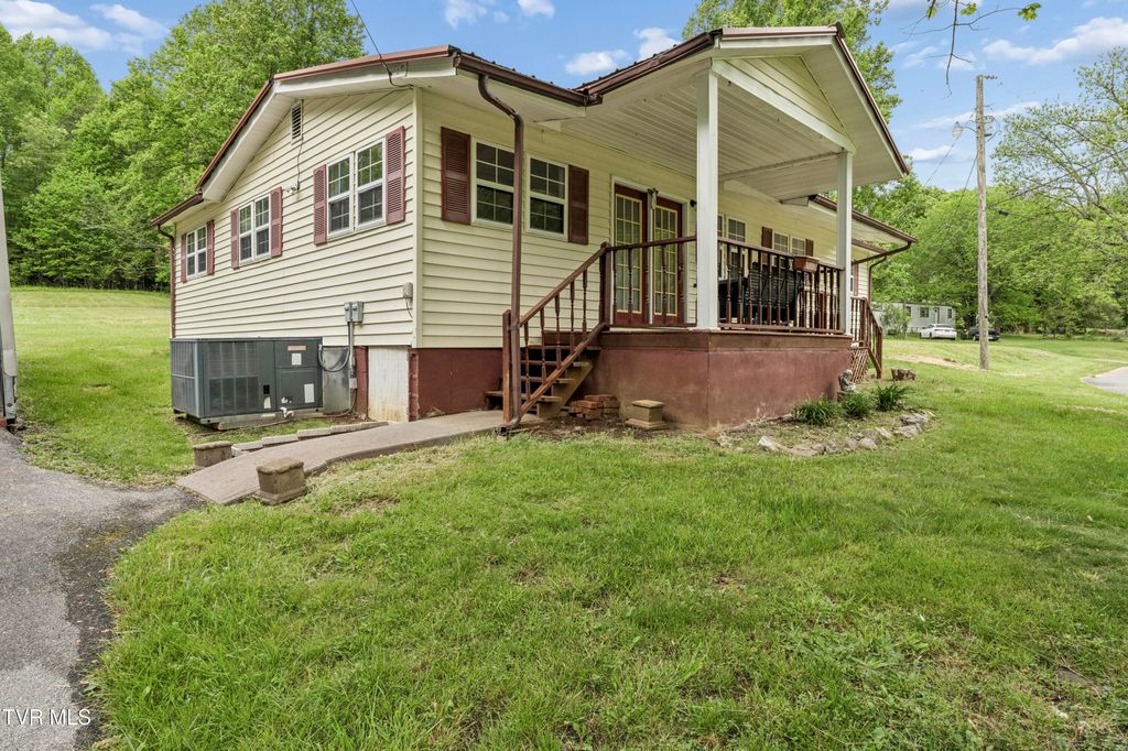 Photo of 229 Rome Hollow Road, Elizabethton, TN 37643 (MLS # 9994749)