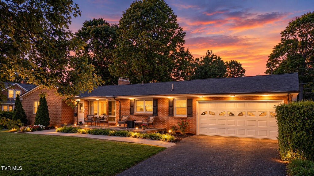 Photo of 1430 Watauga Street, Kingsport, TN 37664 (MLS # 10000632)