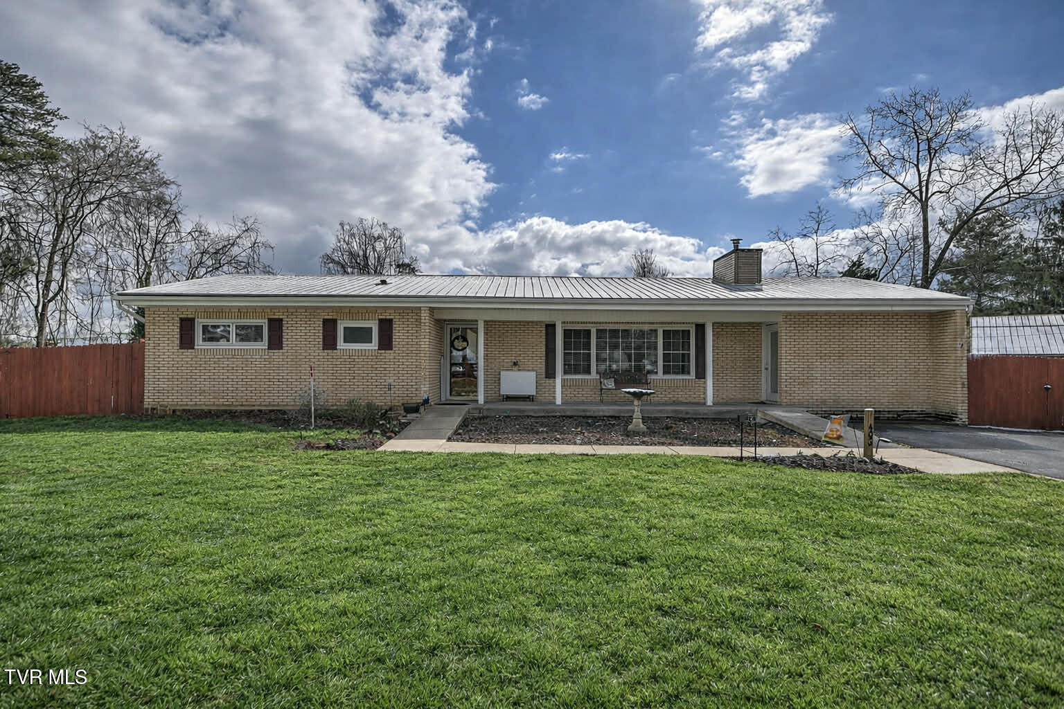 406 Circle Heights Drive