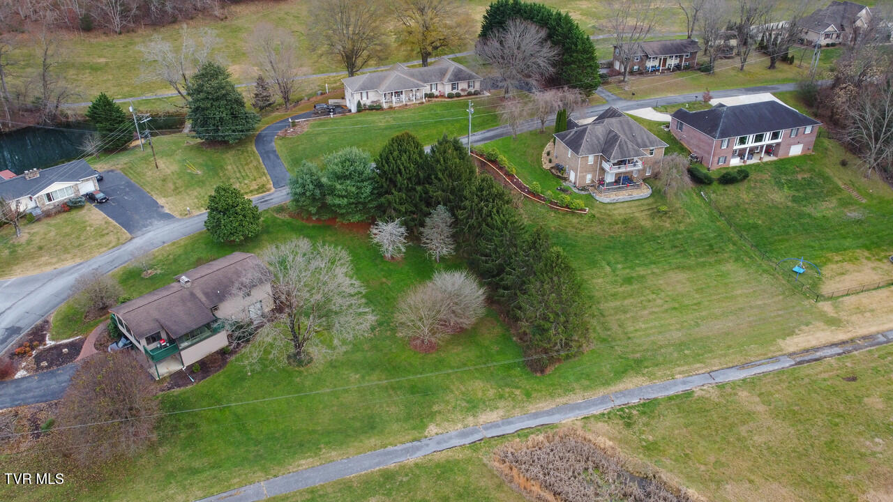 134 Country Club Dr, Unicoi, Tennessee image 11
