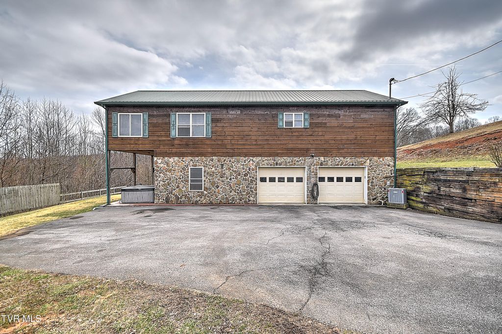 Photo of 17516 Donegal Drive, Abingdon, VA 24210 (MLS # 9991923)