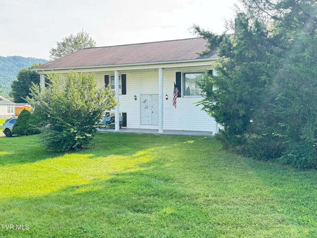 Photo of 114 Everwood Drive, Dryden, VA 24243 (MLS # 9999628)
