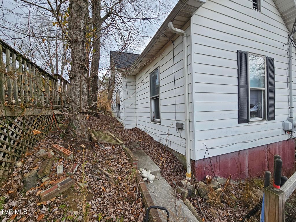 Photo of 204 High Avenue, Coeburn, VA 24230 (MLS # 9988412)