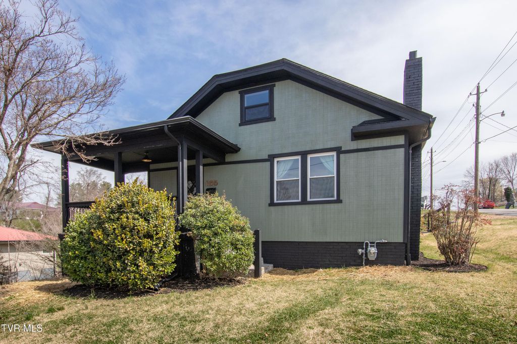 Photo of 855 Marion Avenue, Bristol, TN 37620 (MLS # 9992687)