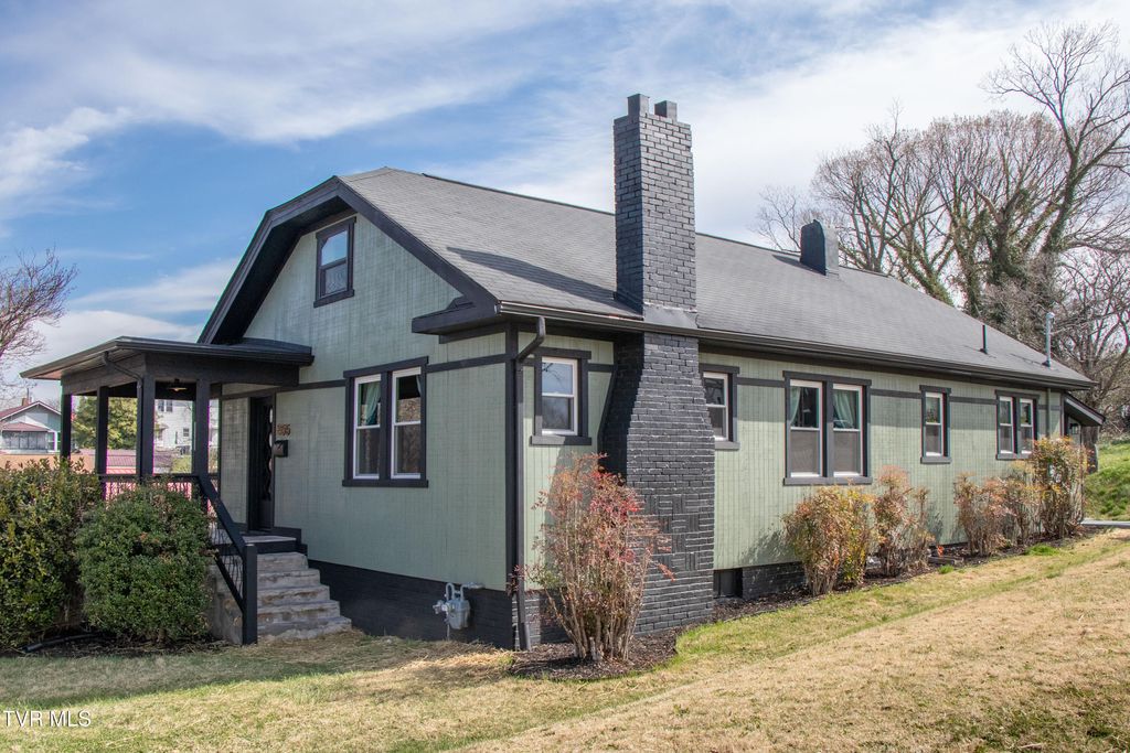 Photo of 855 Marion Avenue, Bristol, TN 37620 (MLS # 9992687)