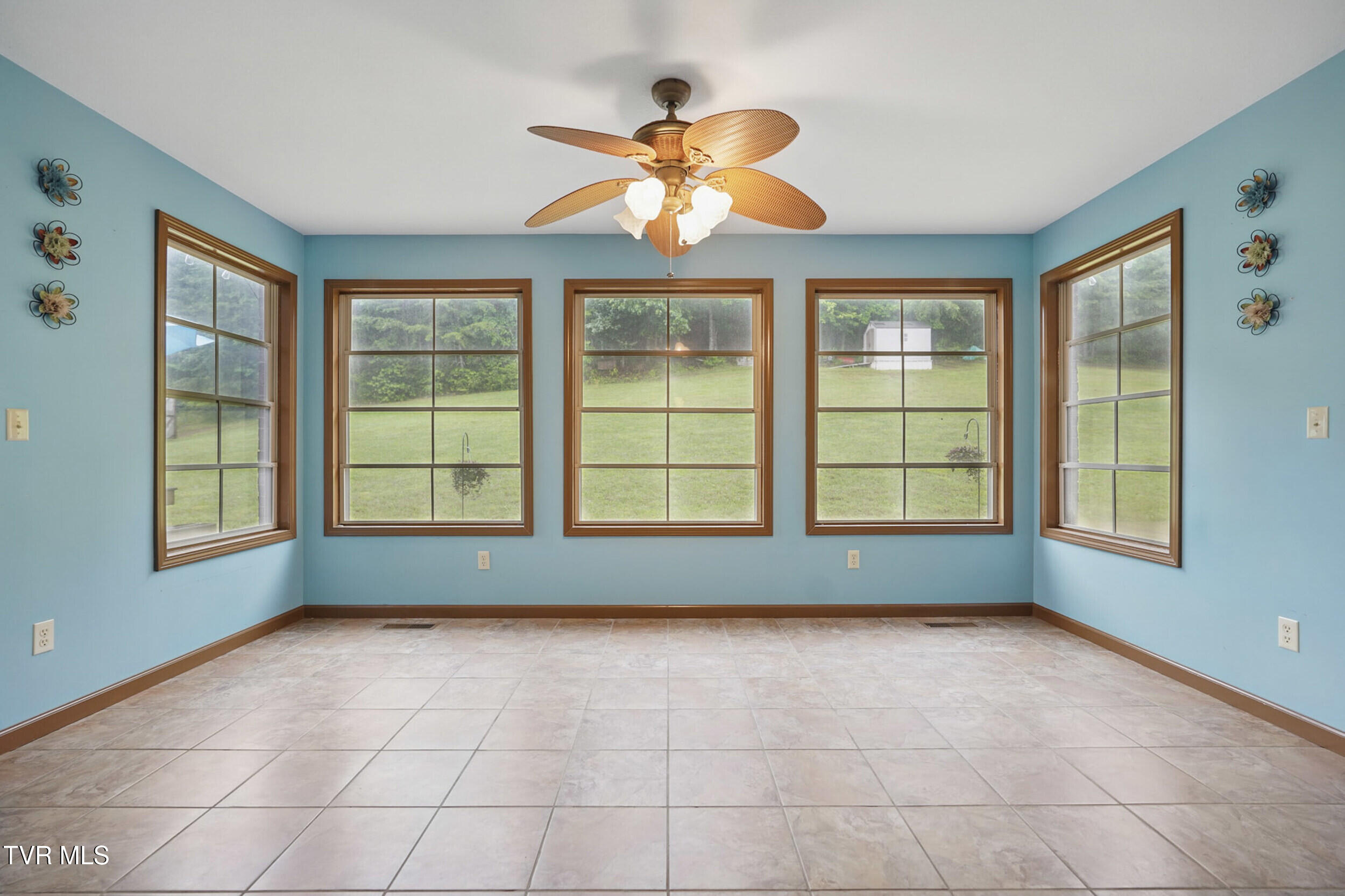 1124 Elizabethton Highway, Bluff City, Tennessee image 17