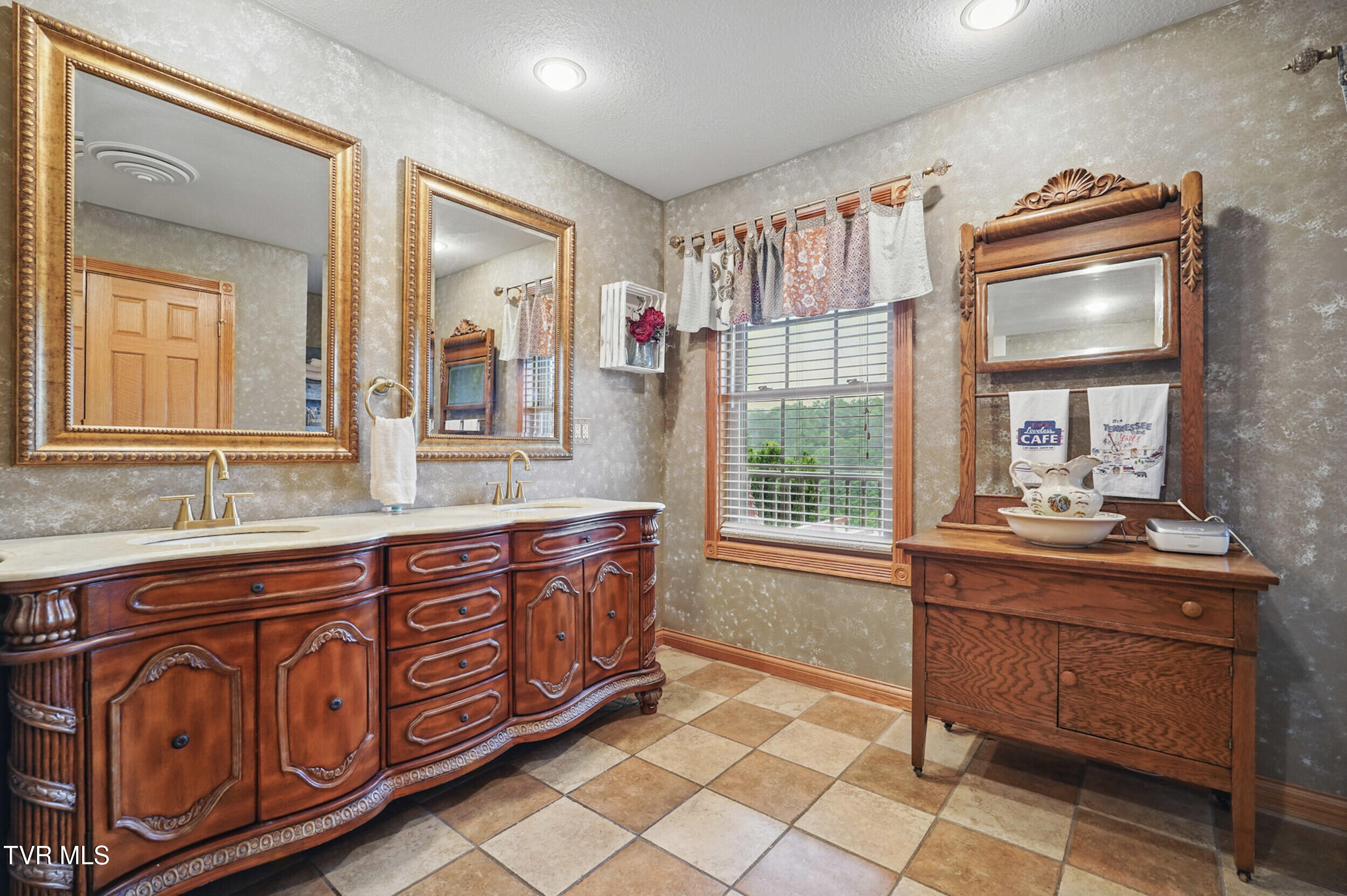 1124 Elizabethton Highway, Bluff City, Tennessee image 24