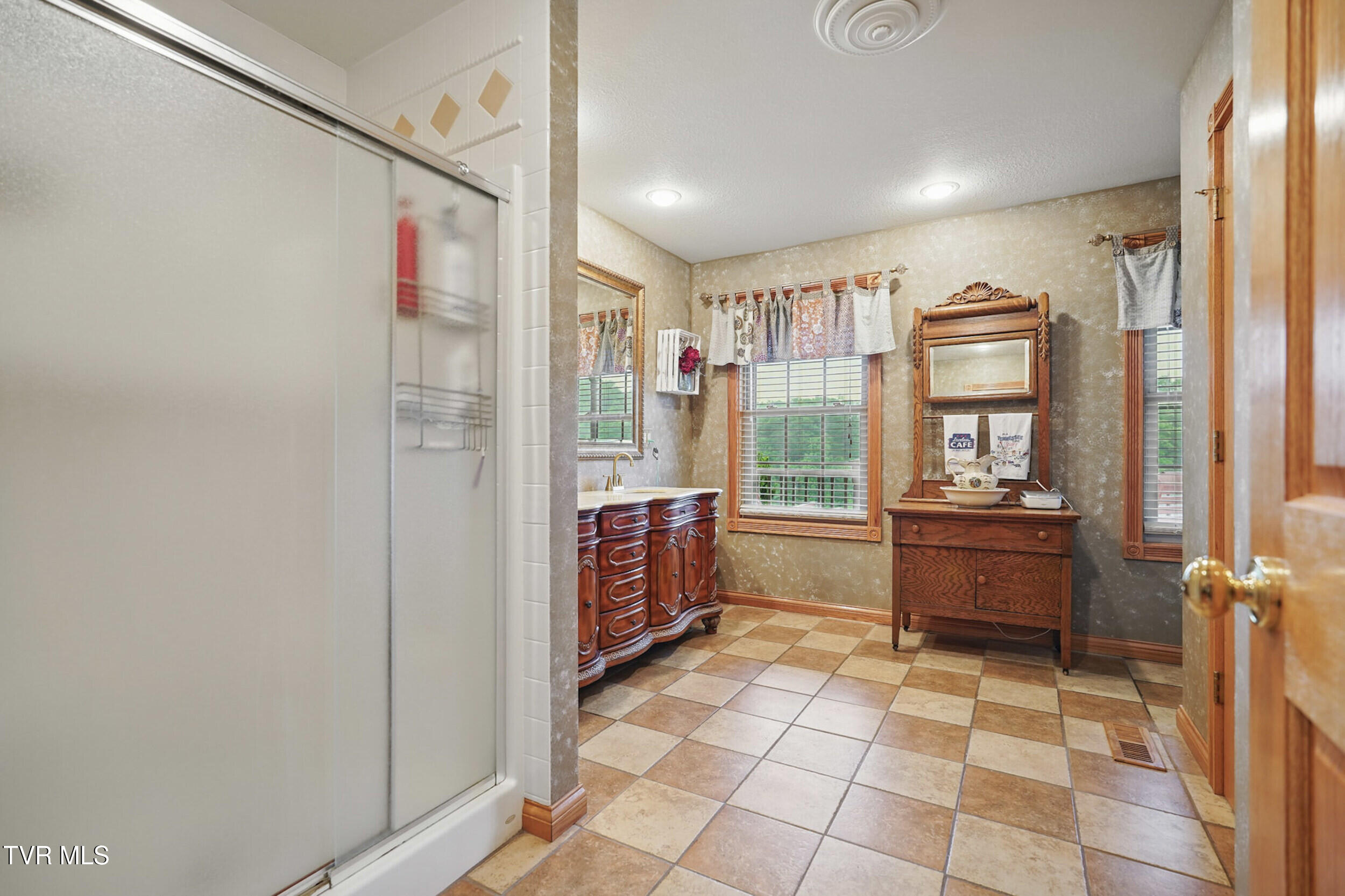 1124 Elizabethton Highway, Bluff City, Tennessee image 23