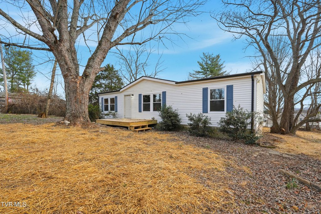 Photo of 449 Bayhill Drive, Piney Flats, TN 37686 (MLS # 9989996)