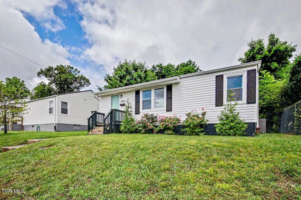 Photo of 1009 Gibson Mill Road, Kingsport, TN 37660 (MLS # 9996199)