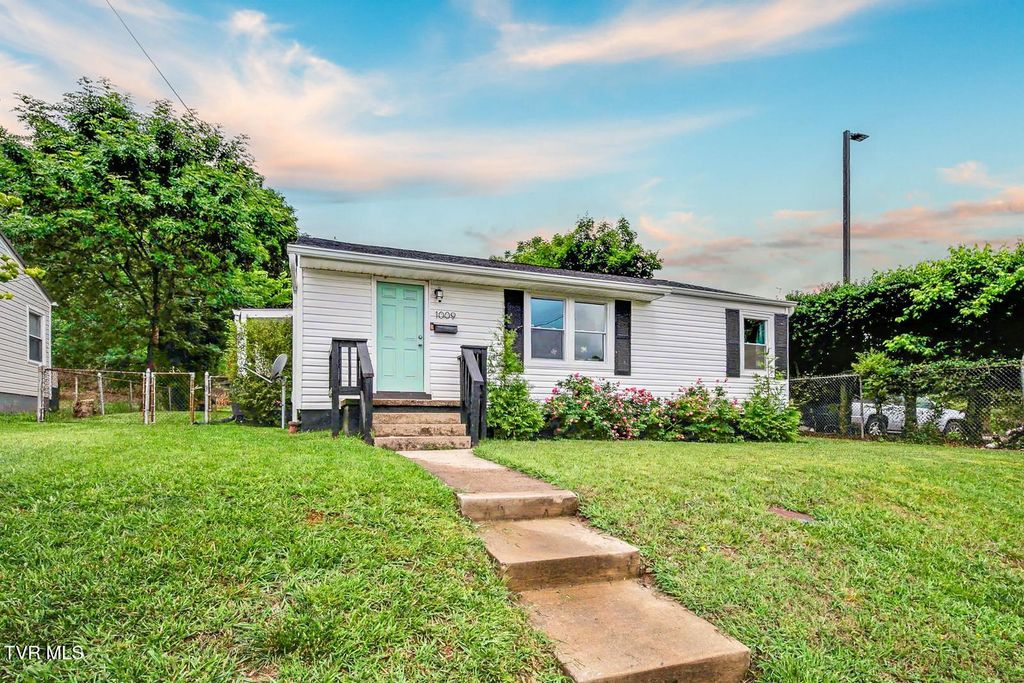 Photo of 1009 Gibson Mill Road, Kingsport, TN 37660 (MLS # 9996199)