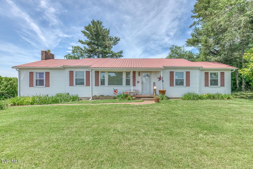 Photo of 315 Lowry Drive, Abingdon, VA 24210 (MLS # 9996342)