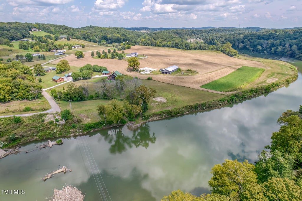 Photo of 1633 Poplar Springs Road, Greeneville, TN 37743 (MLS # 10000331)