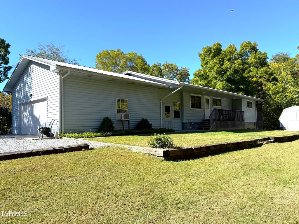 Photo of 204 Omega Road, Newport, TN 37821 (MLS # 9987078)