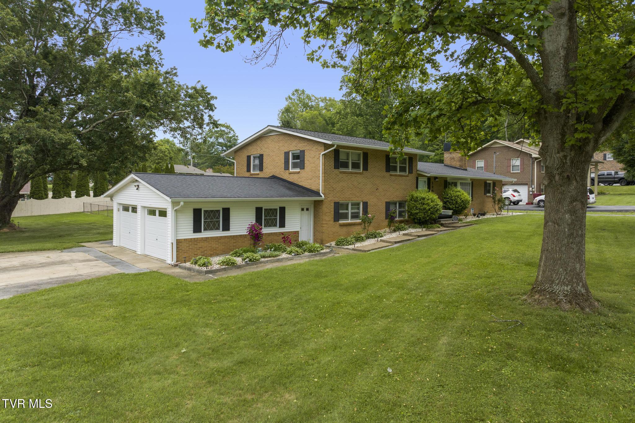 1201 Beechwood Drive, Johnson City, Tennessee image 4