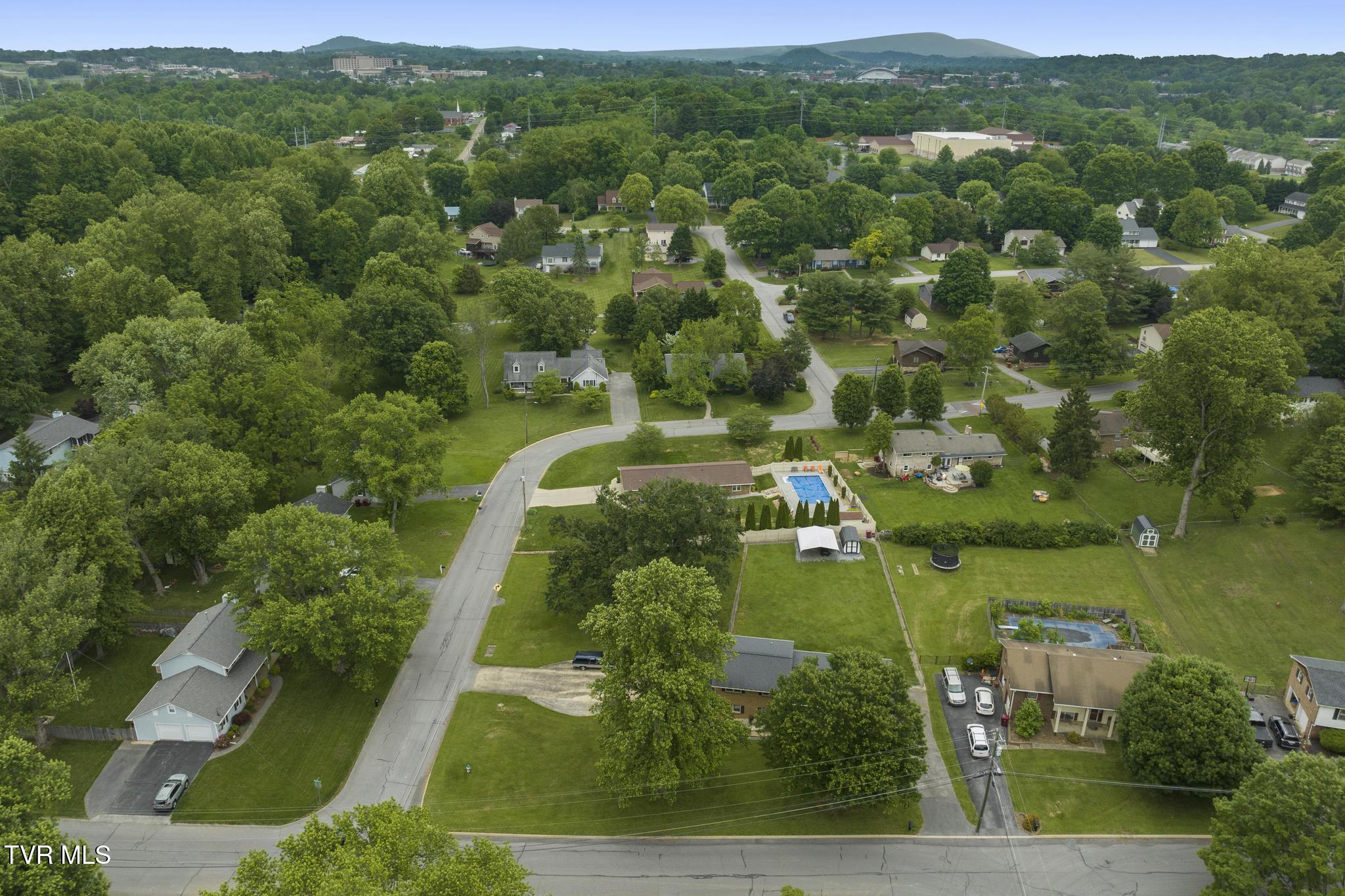1201 Beechwood Drive, Johnson City, Tennessee image 44
