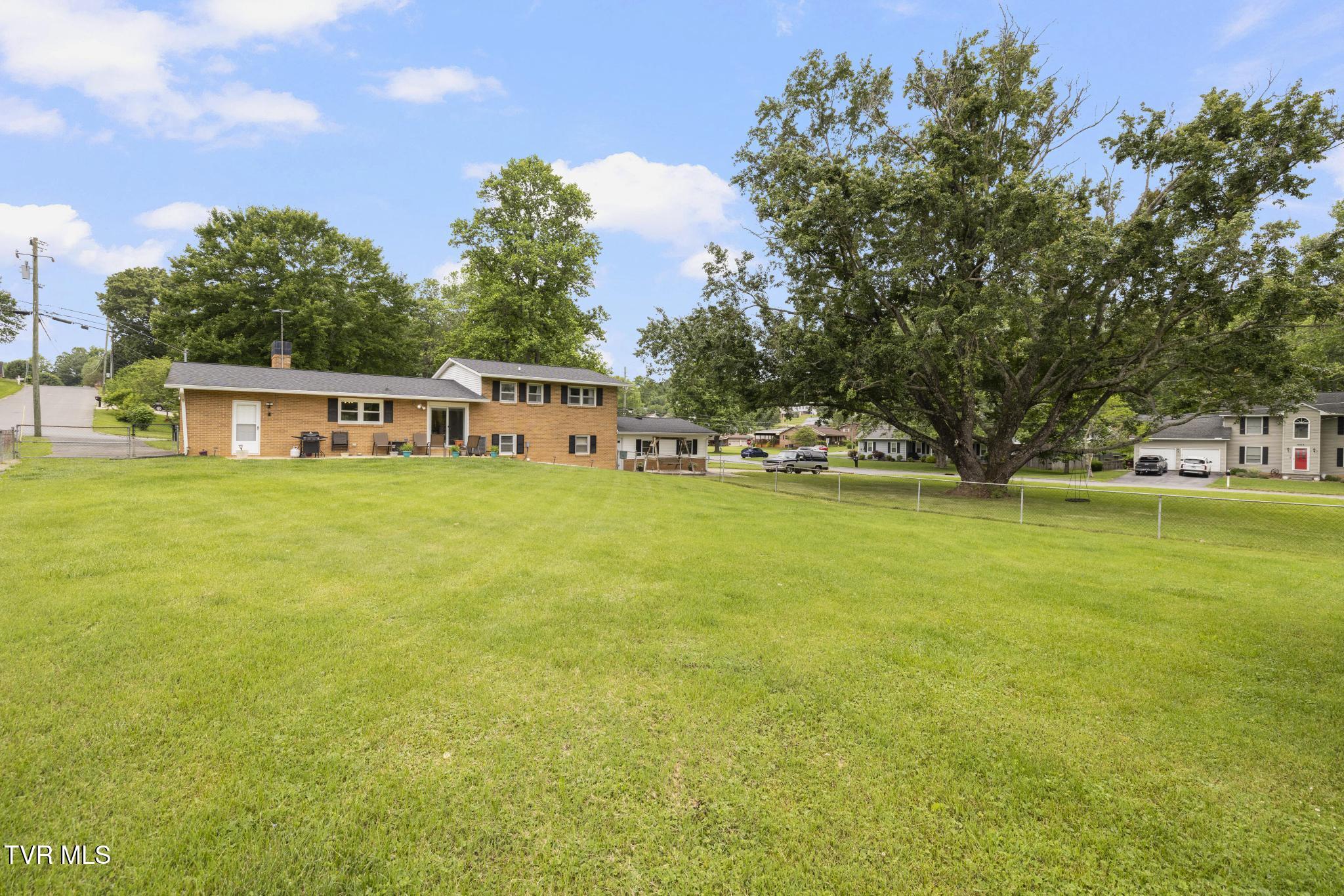 1201 Beechwood Drive, Johnson City, Tennessee image 38