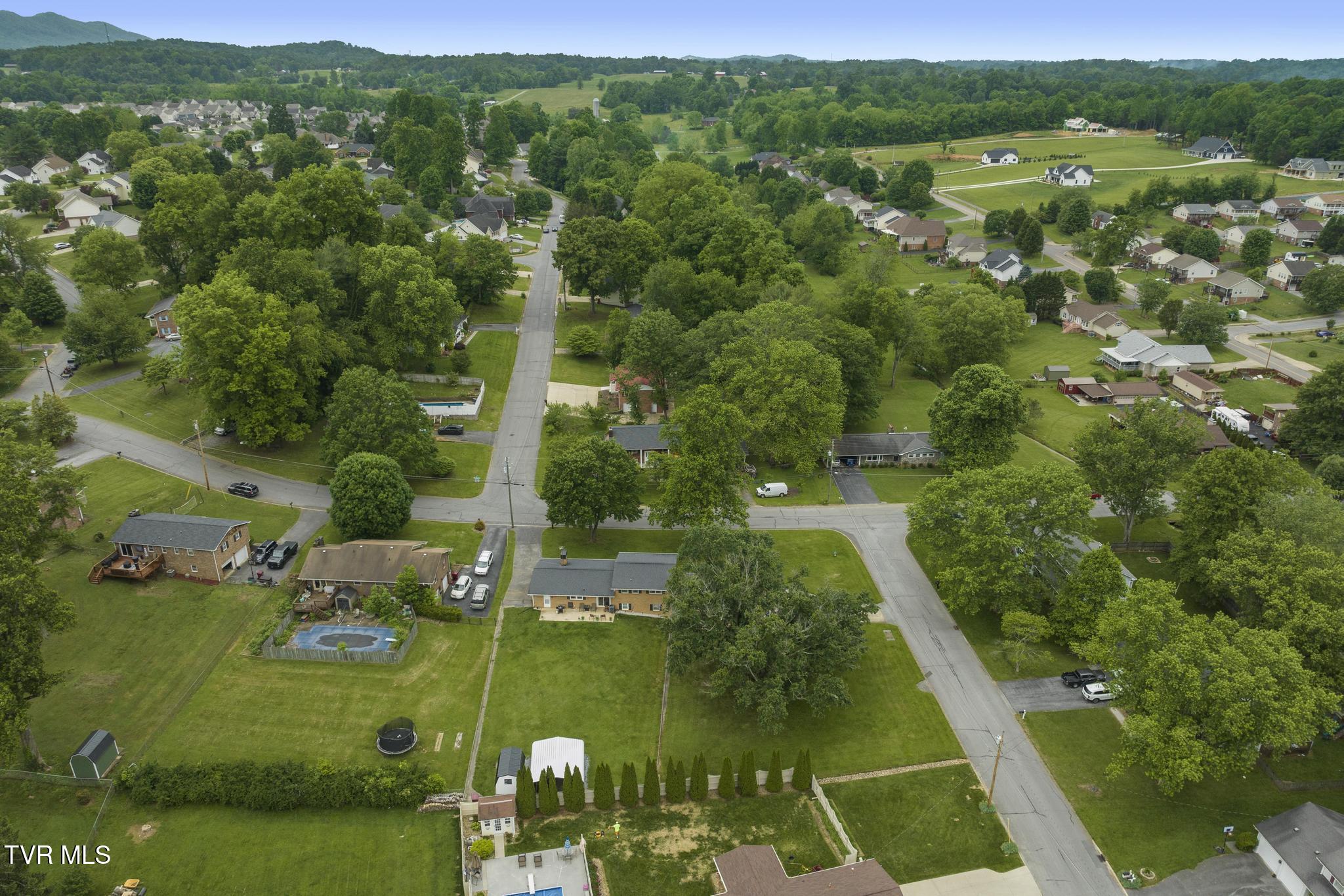 1201 Beechwood Drive, Johnson City, Tennessee image 46