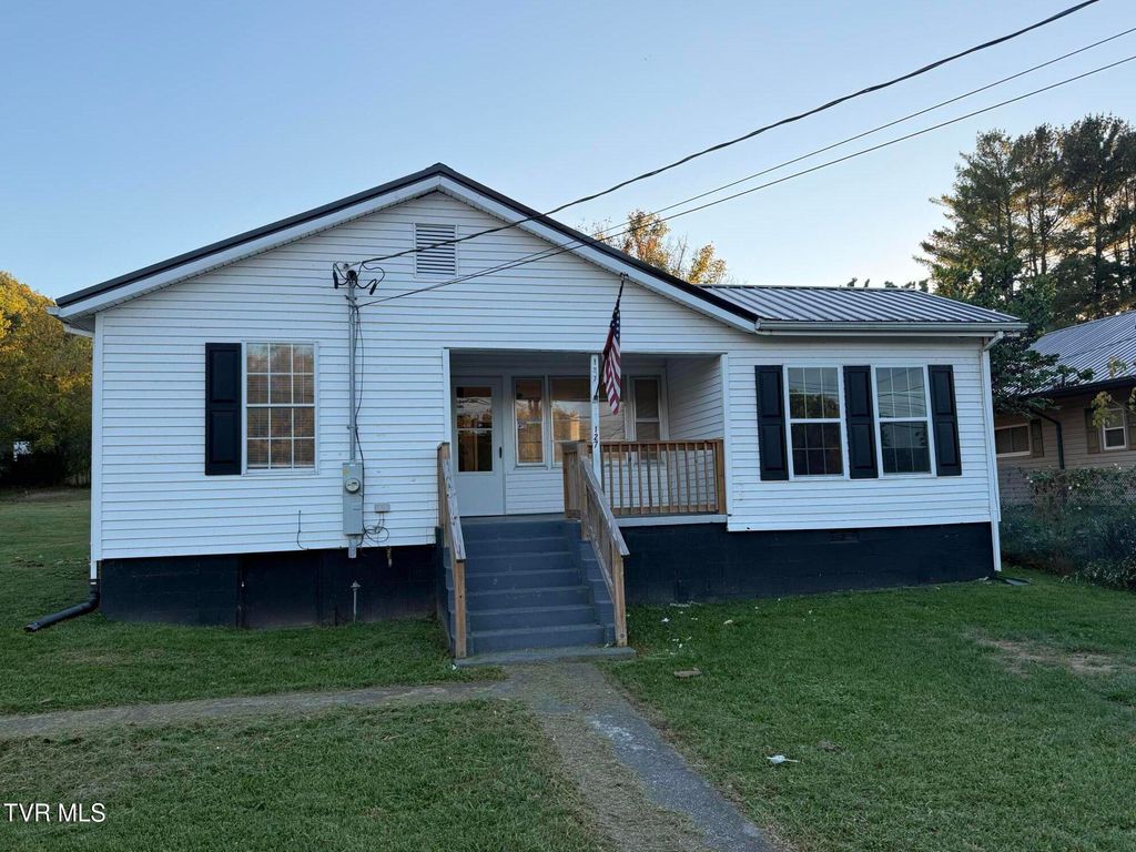 Photo of 127 Madison Street, Erwin, TN 37650 (MLS # 9987084)